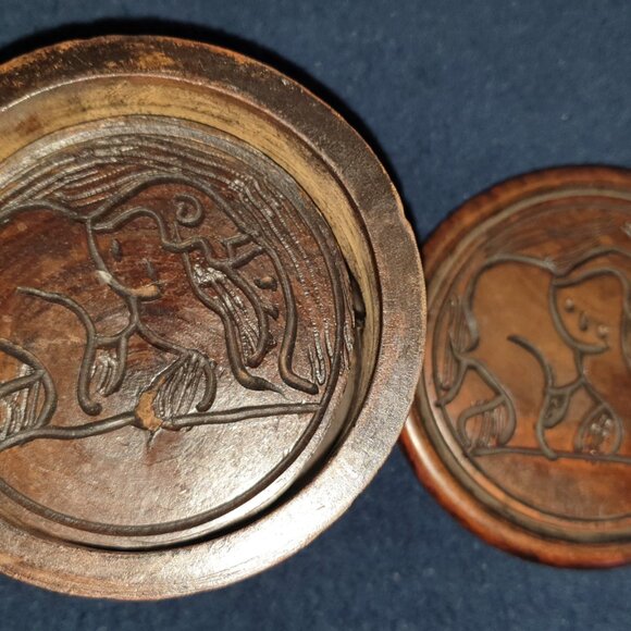 Vintage African Ironwood Elephant Set with 6 Coasters, Holder &Lid - Picture 11 of 11